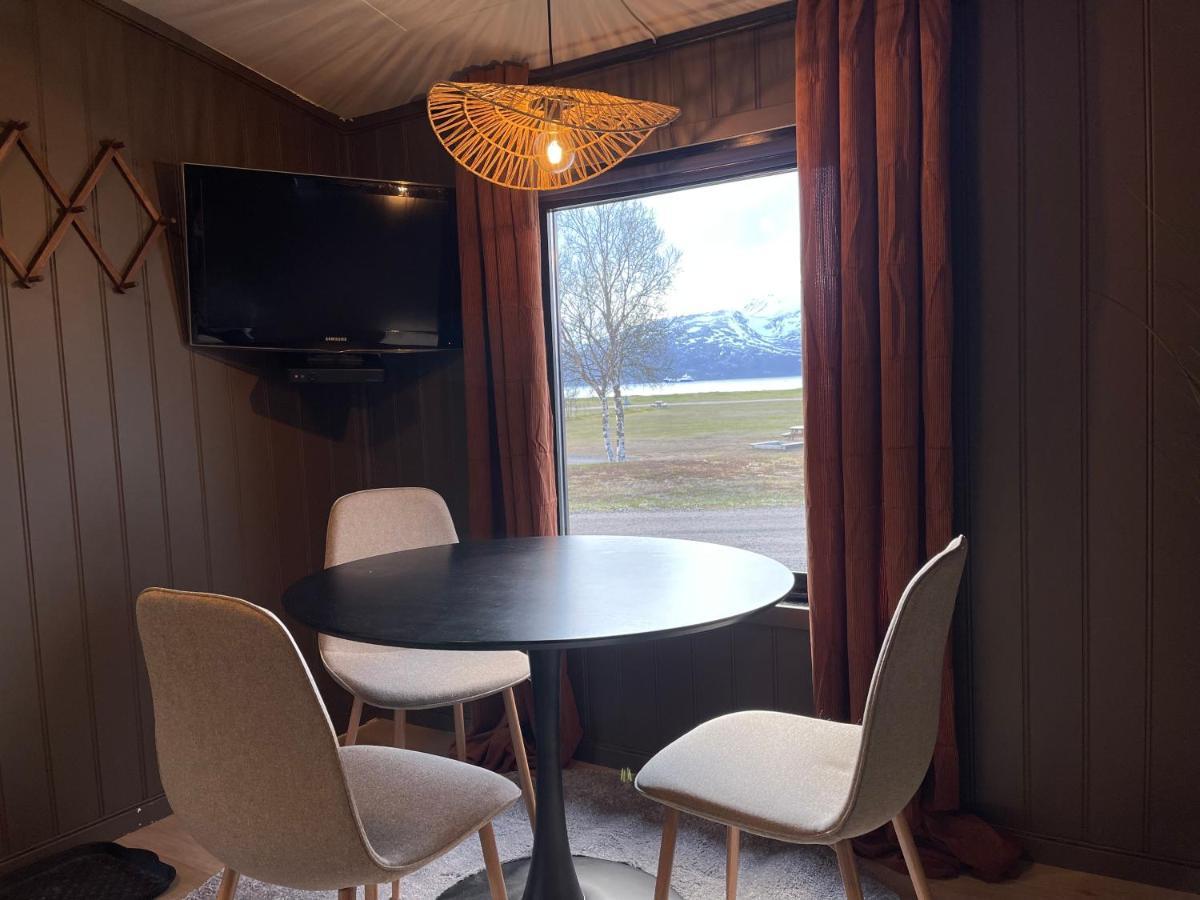 Skittenelv Lodge & Camping Тромсе Екстер'єр фото